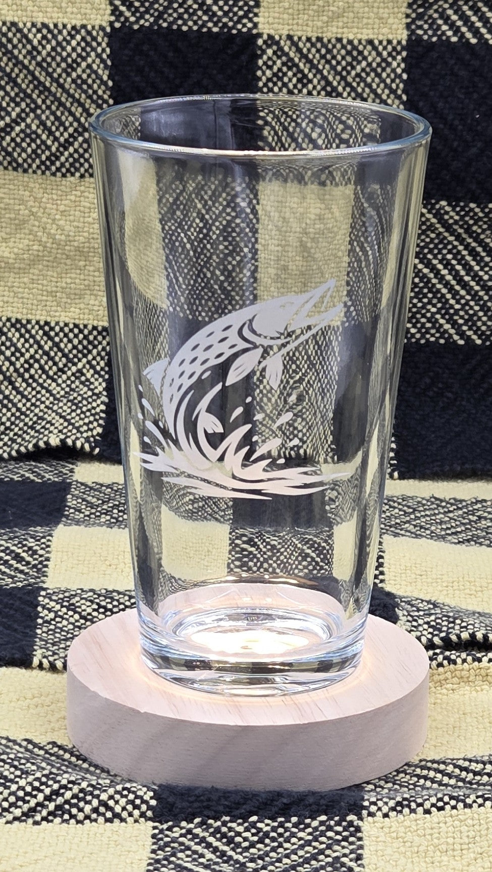 Laser Engraved Wildlife Pint Glass